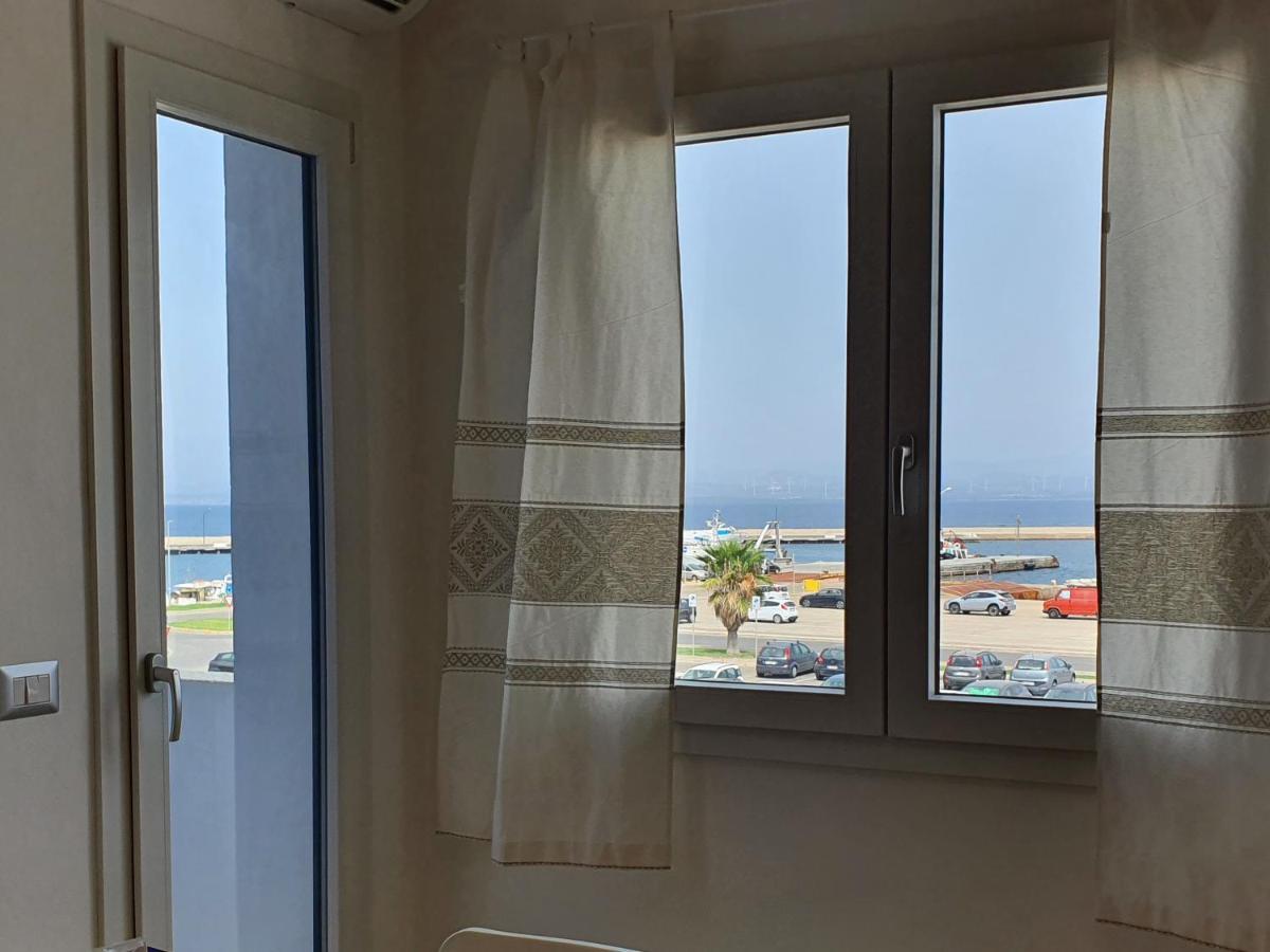 Sky And Sea Apartment Calasetta Buitenkant foto