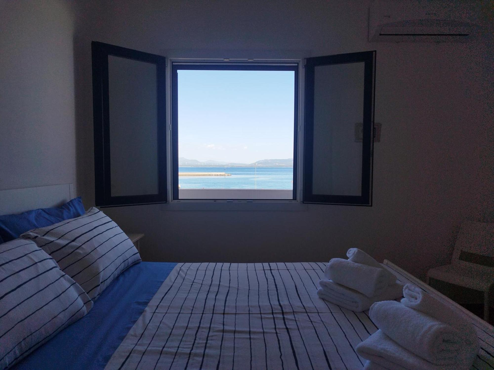 Sky And Sea Apartment Calasetta Buitenkant foto